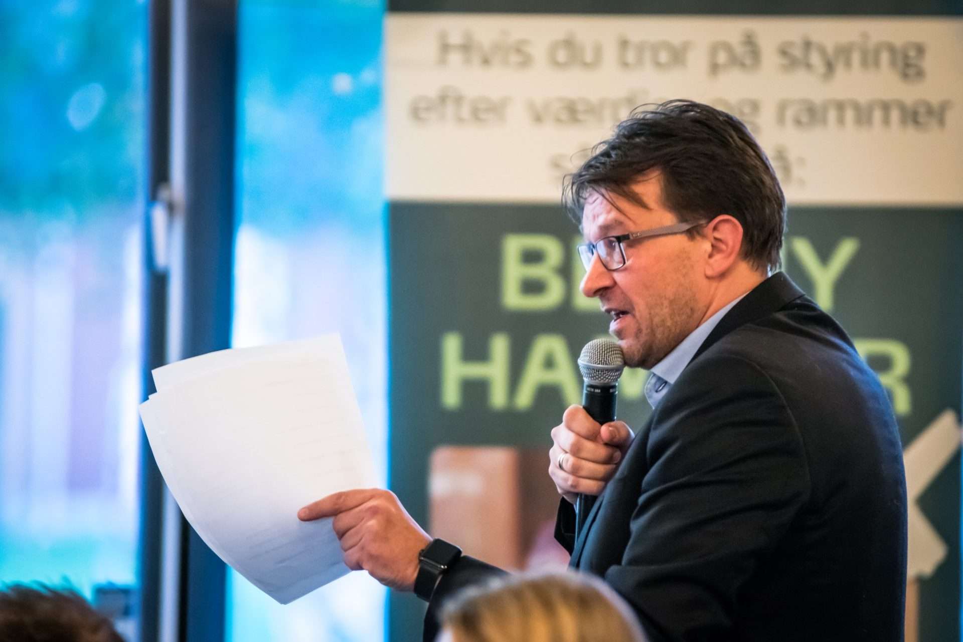 Jeg skrev forleden en klumme om forpligtende fælleskaber Som altid tænker jeg jo at folk har fulgt mig længe og ved at jeg som højskoledreng elsker fællesskaber og kæmper for at skabe nye Derfor læste nogle et sort hvidt angreb på fitness ind som jeg tænker de fleste der kender mig ved ikke var pointen